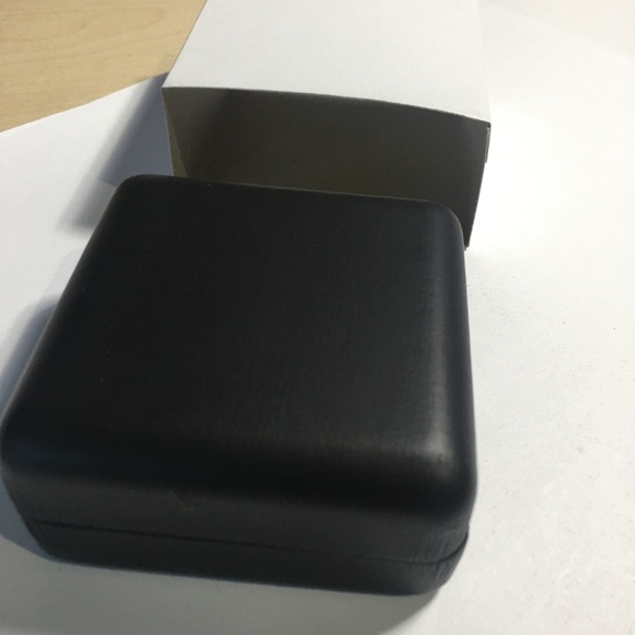 New Beatiful Black Diamond Stud Earring - Picture 4 of 4